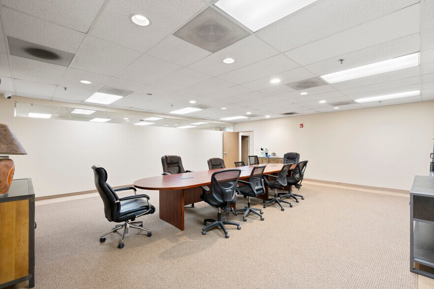 More Photos Of 2498 W 2nd Ave, Denver Warehouse For Lease