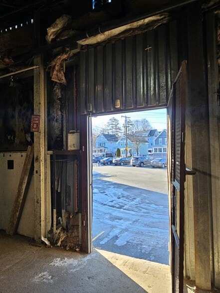 More Photos Of 100 Business St, Hyde Park Unknown For Lease