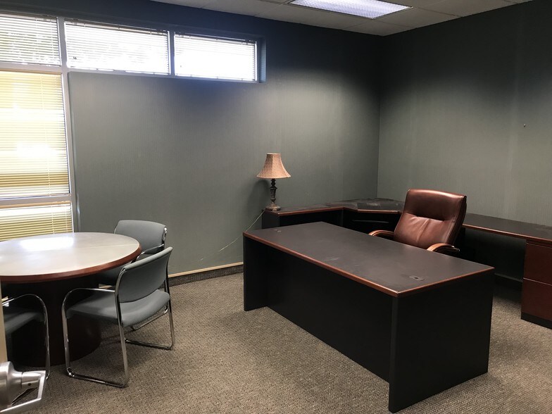 More Photos Of 2804 Longview Dr, Jonesboro Medical For Lease