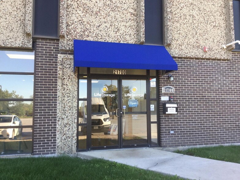 More Photos Of 21800 S Cicero Ave, Matteson Self Storage For Lease