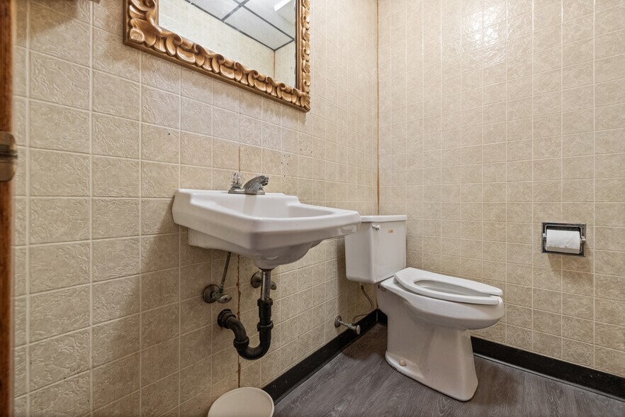 More Photos Of 504 Milwaukee St, Lomira Flex For Sale