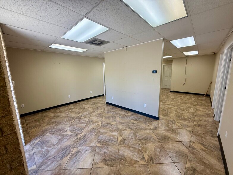 More Photos Of 204 Schilling St, Baytown Warehouse For Lease