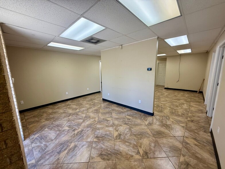 More Photos Of 204 Schilling St, Baytown Warehouse For Sale
