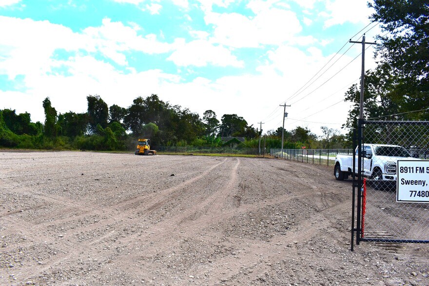 More Photos Of 8911 FM 524 Rd, Sweeny Land For Lease