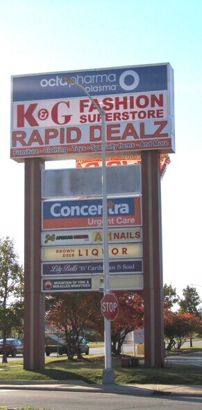 More Photos Of 8600-8604 W Brown Deer Rd, Milwaukee General Retail For Sale