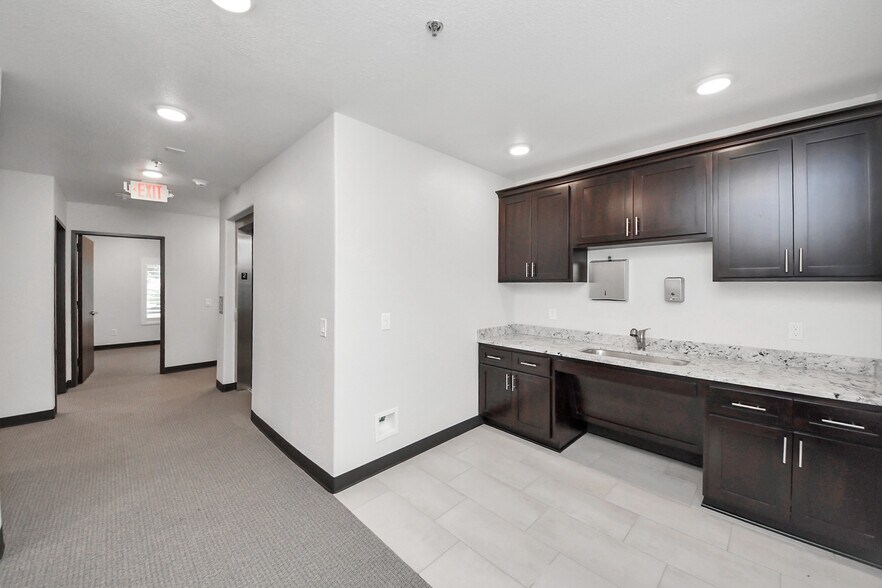 More Photos Of 6536 Greatwood Pky, Sugar Land Office For Sale