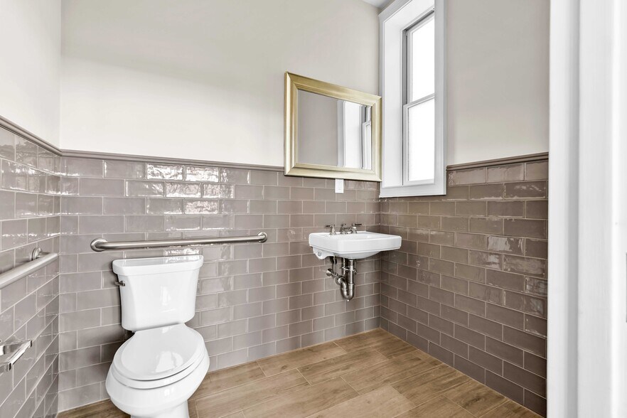 More Photos Of 405-407 Gates Ave, Brooklyn Loft Creative Space For Lease