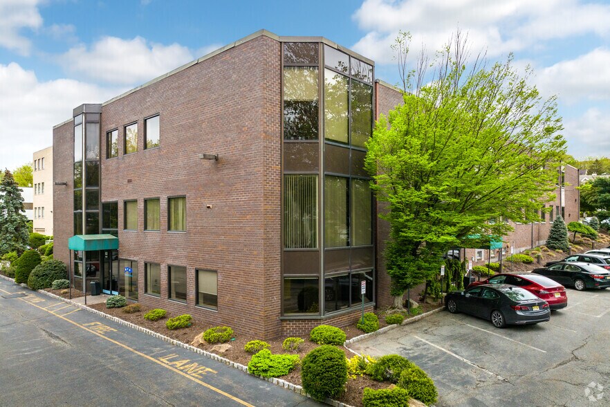 More Photos Of 60 Pompton Ave, Verona Medical For Sale