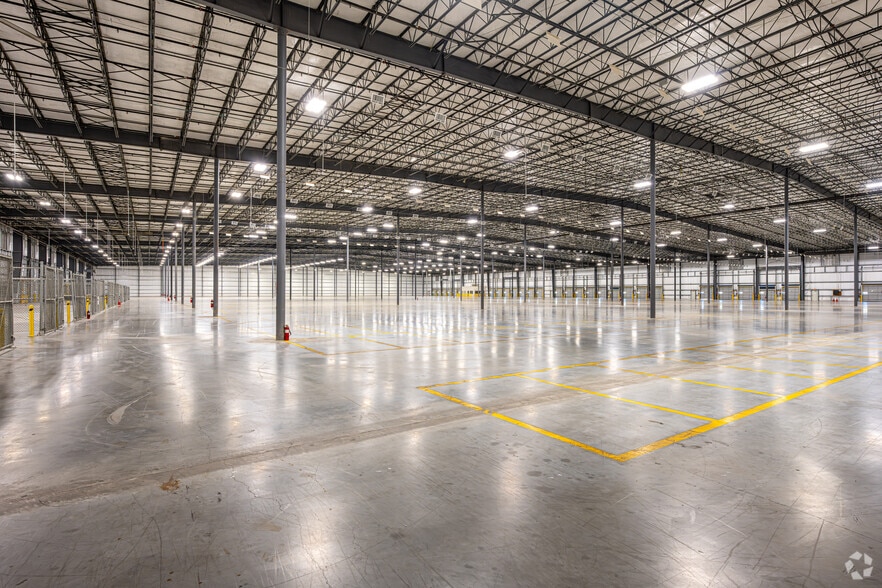 More Photos Of 2070 Commercial Dr, Port Allen Distribution For Lease