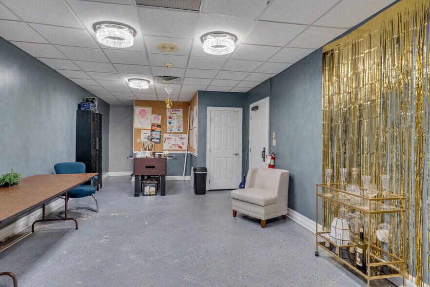 More Photos Of 131 Wind Chime Ct, Raleigh Office For Lease