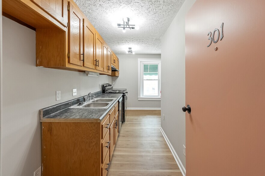 More Photos Of 522 N Main St, Hillsville Office Residential For Sale