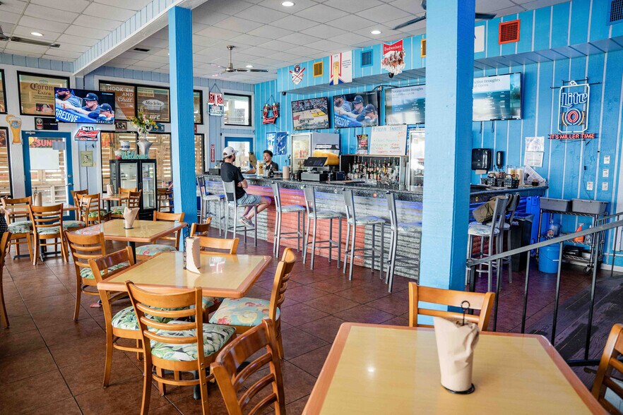 More Photos Of 371 Navaho Trl, Onalaska Hotel For Sale