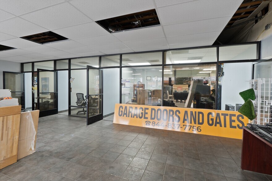 More Photos Of , Canoga Park General Retail For Sale