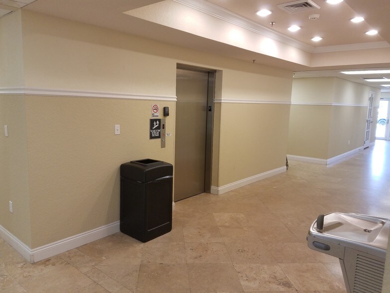 More Photos Of 42 Business Centre Dr, Miramar Beach Office For Sale