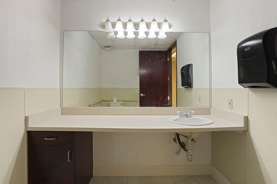 More Photos Of 3133 W March Ln, Stockton Medical For Lease