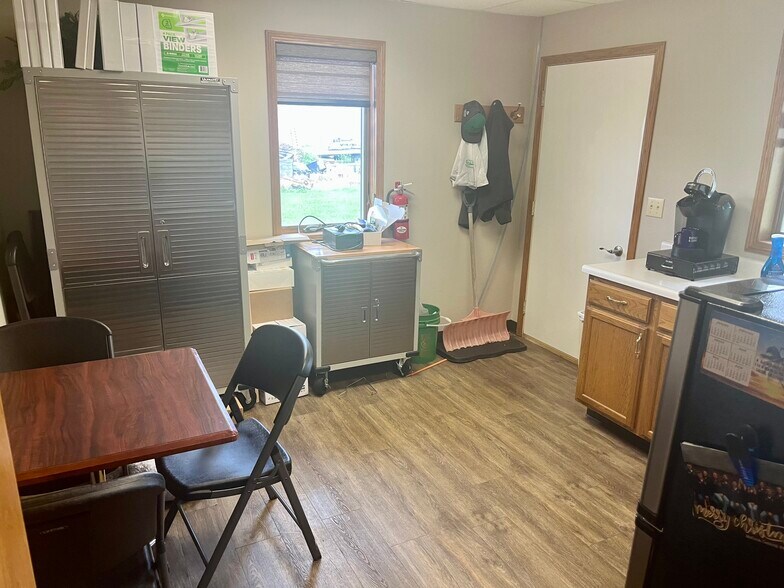 More Photos Of 110 Main St, Salem Office For Sale