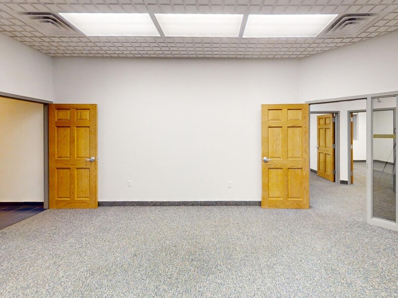 More Photos Of 4805-4809 Atlantic Ave, Erie Warehouse For Lease
