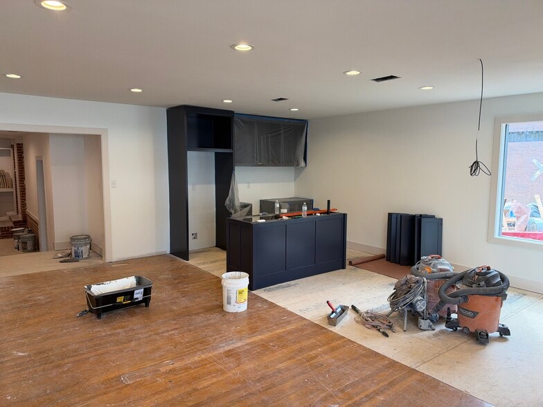 More Photos Of 5623 R St, Little Rock Office For Lease