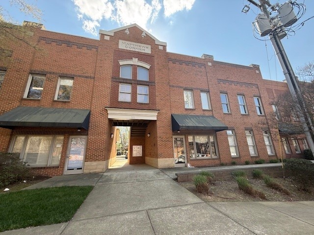 More Photos Of 211 W Matthews St, Matthews Office For Sale