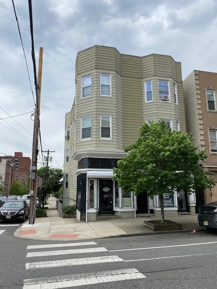 More Photos Of 107 Bowers St, Jersey City Storefront Retail Residential For Sale