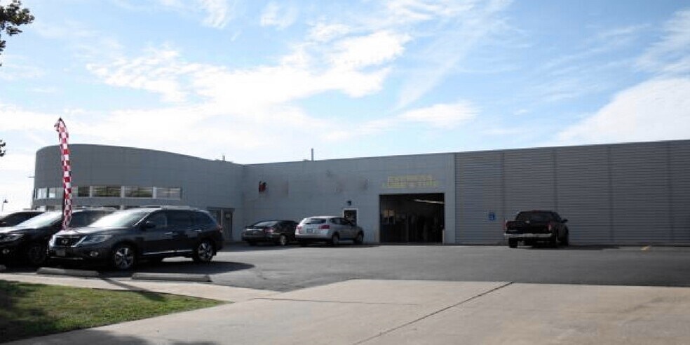 More Photos Of 202 W Gore Blvd, Lawton Auto Dealership For Sale