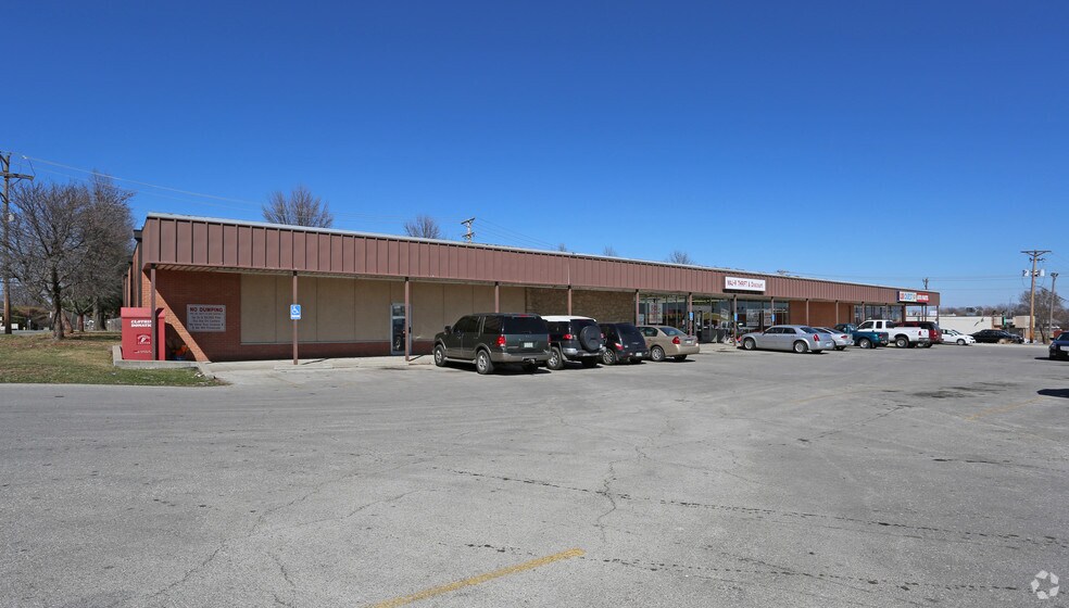 More Photos Of 1500-1502 Main St, Grandview Freestanding For Lease