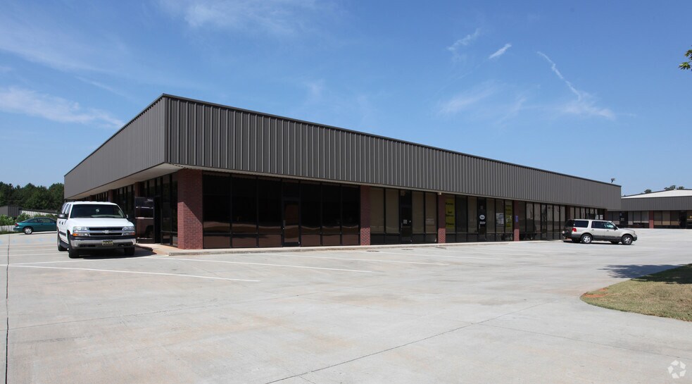 More Photos Of 81-95 Pine Grove Rd, Locust Grove Flex For Lease
