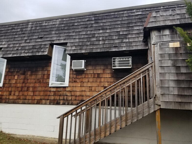 More Photos Of 82 Main St S, Bethlehem Service Station For Sale