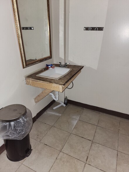 More Photos Of 3006 Harrison Ave, Cincinnati Storefront For Sale