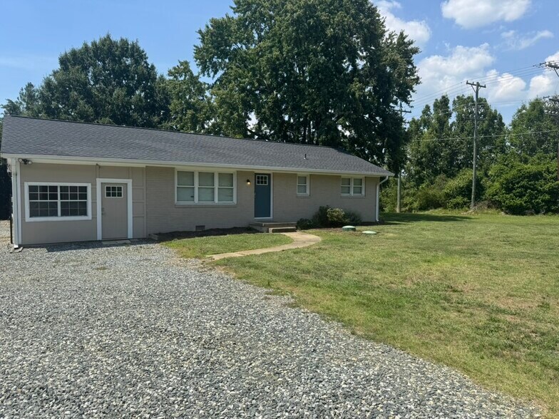 Primary Photo Of 759 Jimmie Kerr Rd, Haw River Auto Repair For Sale