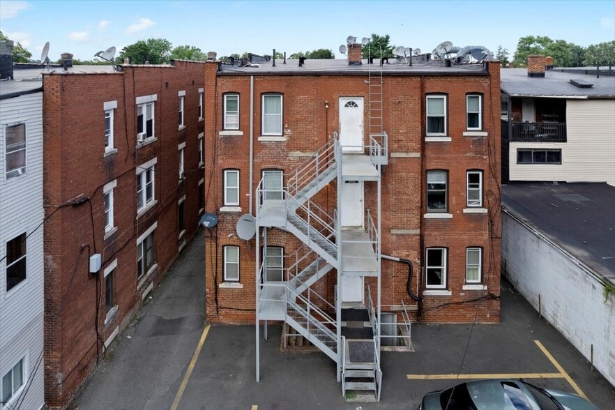 More Photos Of 1963-1965 Park St, Hartford Apartments For Sale