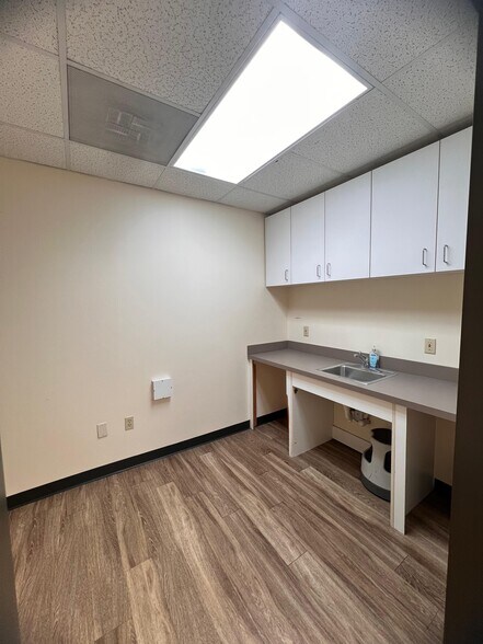 More Photos Of 7201-7203 Pinemont Dr, Houston Flex For Lease