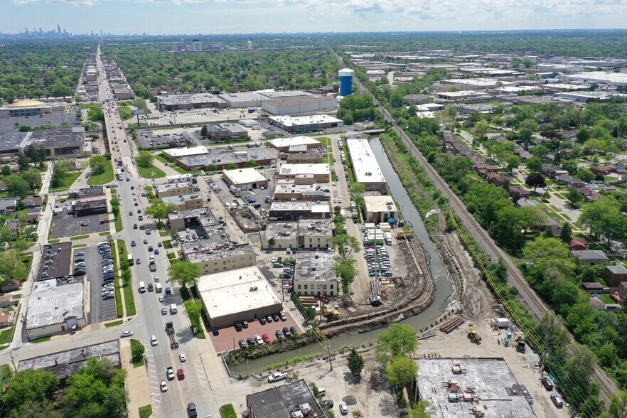 More Photos Of 9914 W Derby Ln, Westchester Flex For Sale