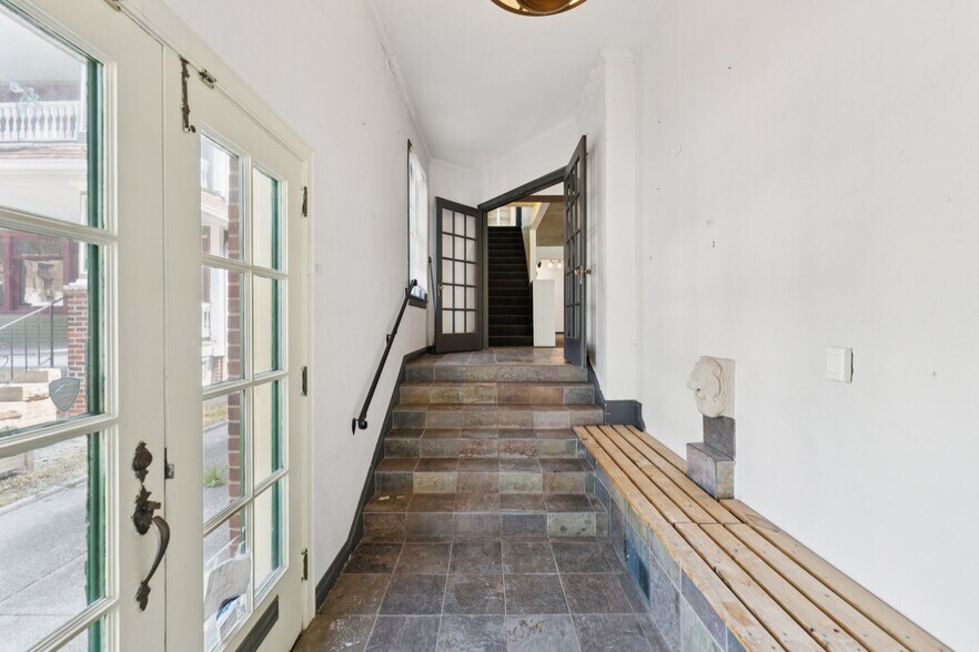 More Photos Of 12610 Larchmere Blvd, Cleveland General Retail For Sale