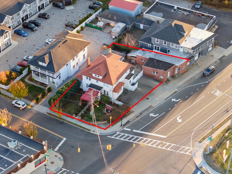 More Photos Of 70 Park Ave, Bay Shore Multifamily For Sale