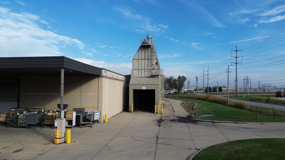 More Photos Of 2946 Janet dr, Waterloo Industrial For Sale