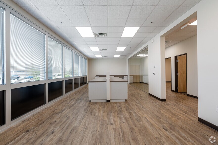 More Photos Of 1320 Arrow Point Dr, Cedar Park Unknown For Lease