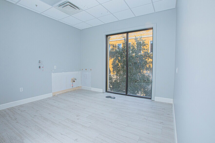 More Photos Of 6996 Piazza Grande Ave, Orlando Office For Lease