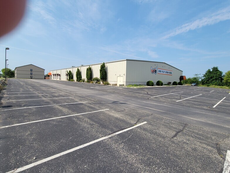 More Photos Of 277 Industrial Dr, Columbus Bowling Alley For Sale