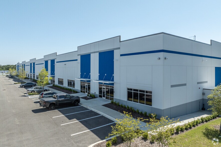 More Photos Of 440 Dundas Dr, Jacksonville Unknown For Lease