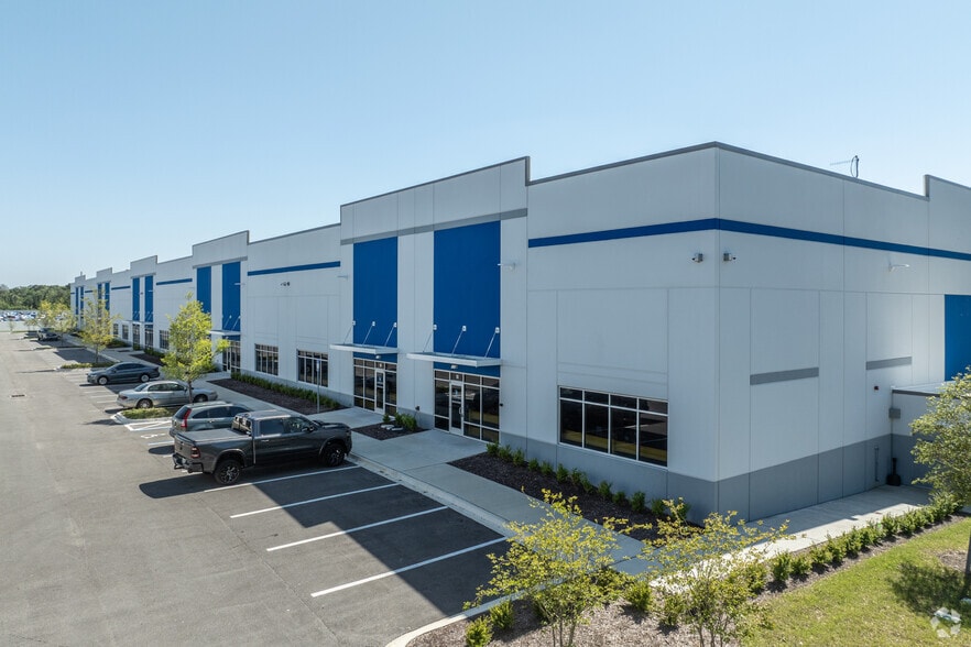 More Photos Of 440 Dundas Dr, Jacksonville Unknown For Lease