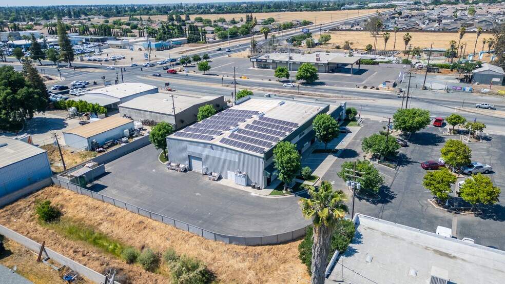 More Photos Of 2309 E Tulare Ave, Tulare Garden Center For Sale