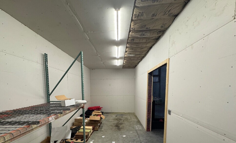 More Photos Of 7397 Commercial Cir, Fort Pierce Warehouse For Lease