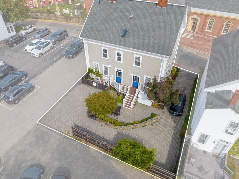 More Photos Of 110 Chapel St, Portsmouth Office For Lease