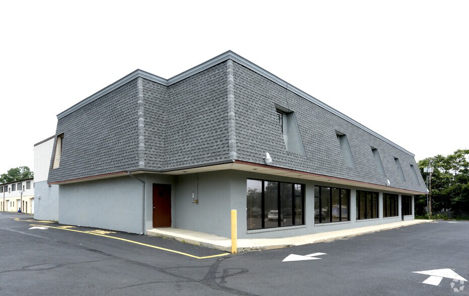 More Photos Of 2400 Belmar Blvd, Belmar Light Distribution For Lease