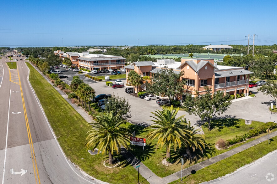 More Photos Of 3825 Beck Blvd, Naples Office For Sale