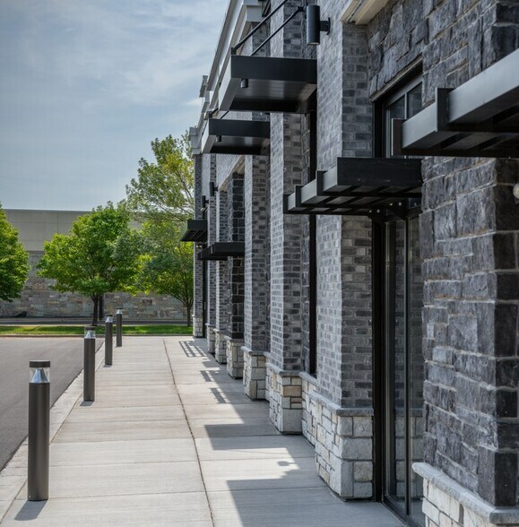 More Photos Of 136th Avenue North, Rogers Storefront Retail Office For Lease