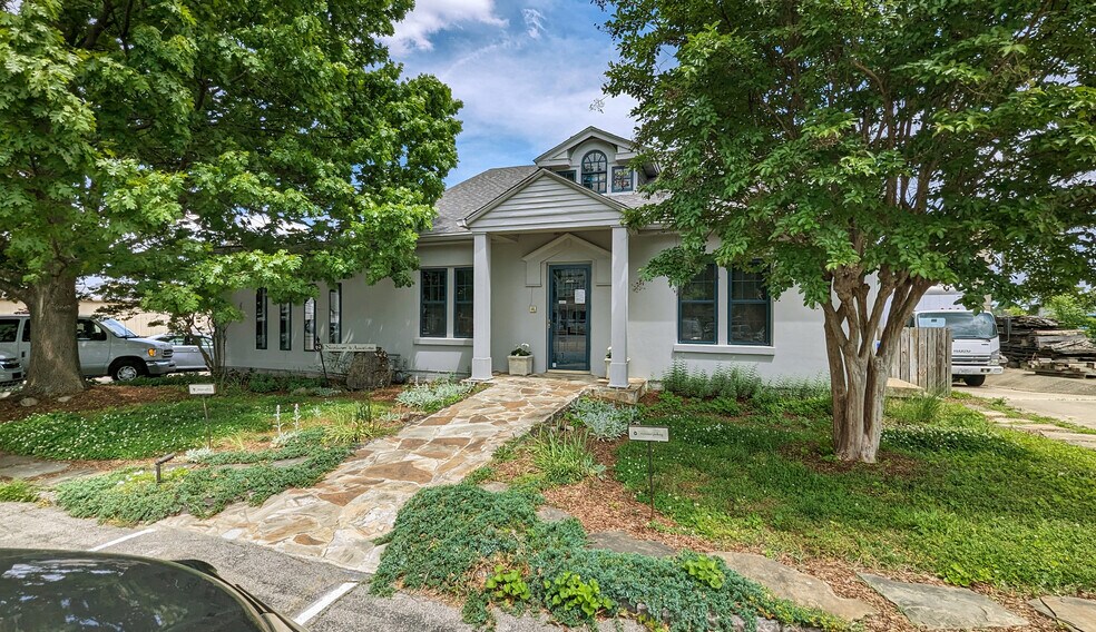 More Photos Of 2606 Westwood Dr, Nashville Light Distribution For Sale