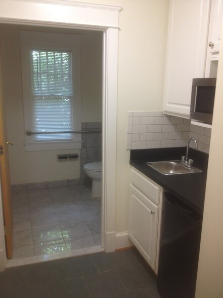 More Photos Of 107 W Marshall St, Middleburg Office For Lease