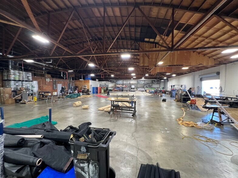 More Photos Of 945 E Lindsay, Stockton Warehouse For Lease
